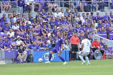 Orlando City 15 Nisan 2017 'de Florida, Orlando' daki Citrus Bowl 'da Los Angeles Galaksisine ev sahipliği yaptı.. 