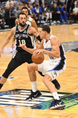 Orlando Magic, 19 Aralık 2018 tarihinde Orlando Florida 'daki Amway Center' da San Antonio Spurs 'a ev sahipliği yapmaktadır.