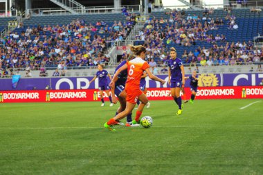 Orlando Pride sunucusu Houston Dash 23 Haziran 2016 'da Orlando Florida' daki Dünya Kampı Stadyumu 'nda..