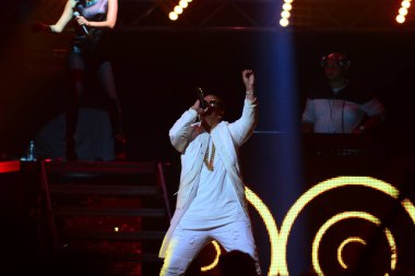 Baba Yankee ve Don Omar 7 Ağustos 2016 'da Orlando Florida' daki Amway Center 'da konser verdiler.. 