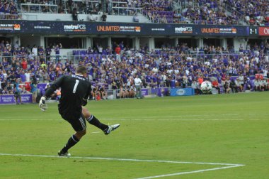 Orlando City 15 Nisan 2017 'de Florida, Orlando' daki Citrus Bowl 'da Los Angeles Galaksisine ev sahipliği yaptı..  