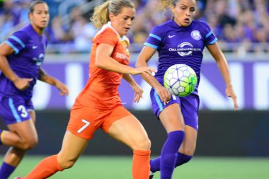Orlando Pride sunucusu Houston Dash 23 Haziran 2016 'da Orlando Florida' daki Dünya Kampı Stadyumu 'nda..