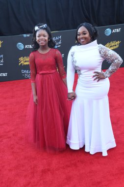 Kırmızı Halı Fotoğrafları 29 Mart 2019 Cumartesi günü Las Vegas 'taki Orleans Resort' ta düzenlenen 34. Yıldız Ödülleri sırasında çekildi.