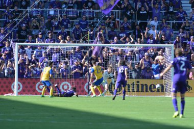 Orlando City 29 Nisan 2017 'de Orlando, Florida' daki Orlando City Stadyumu 'nda Colorado Rapids' e ev sahipliği yaptı.)