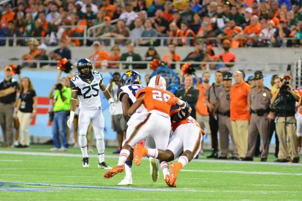 Západní Virginia Mountaineers Čelí Miami Hurricanes Během 71St Russell Bowl — Stock fotografie