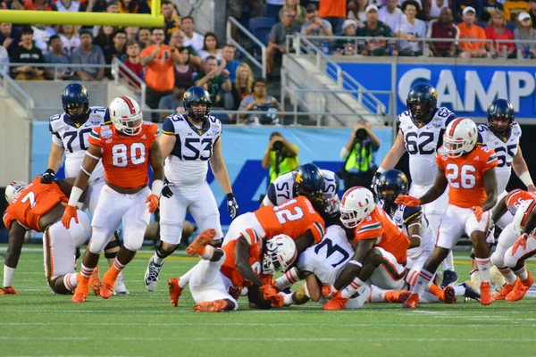 West Virginia Mountaineers Face Miami Hurricanes 71St Russell Bowl Camping — Stock Photo, Image