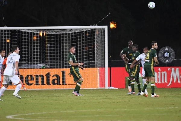 Los Angeles Galaksisi, 14 Temmuz 2020 'de Orlando Florida ABD' deki ESPN Vahşi Spor Dünyası 'nda düzenlenen MLS Sırt Turnuvası sırasında Portland Timbers ile karşı karşıya geldi.