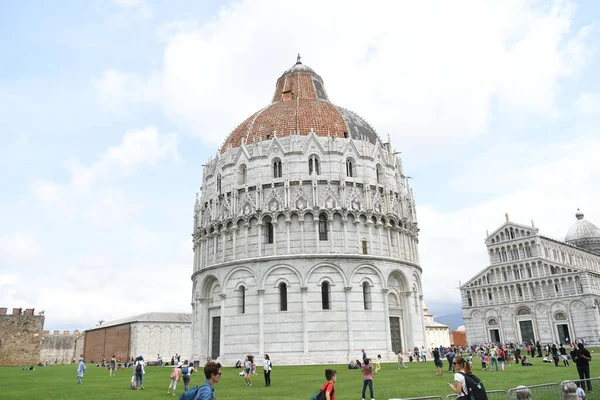 Talya Turistik Bir Yer Pisa Nın Eğimli Kulesi — Stok fotoğraf