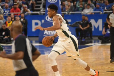 Orlando Magic, 19 Ocak 2019 Cumartesi günü Orlando Florida 'daki Amway Arena' da Milwaukee Doları 'na ev sahipliği yapıyor..