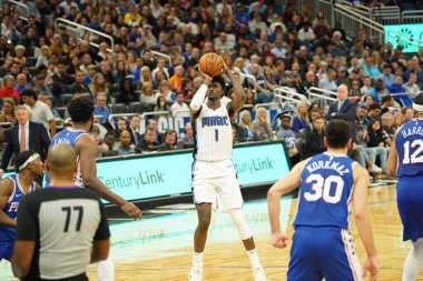Orlando Magic 27 Aralık 2019 Cuma günü Orlando, Florida 'daki Amway Arena' da Philadelphia 76ers 'a ev sahipliği yapıyor..