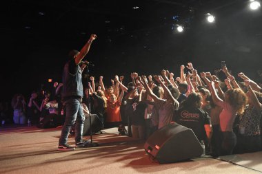 Crossover Kilisesi, 6 Ekim 2018 'de Tampa Florida' daki Crossover Kilisesi 'nde iki yıllık lezzet festivaline ev sahipliği yapıyor..  