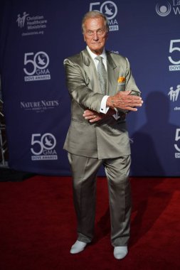 15 Ekim 2019 'da Nashville, Tennessee' deki Linbscome Üniversitesi 'nde verilen 50. GMA Dove Ödülleri sırasında kırmızı halı. 