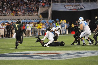 Kuzey Carolina 29 Aralık 2015 tarihinde Orlando Florida 'daki Kamp Dünya Stadyumu' nda oynanan Russell Atletizm Kupası 'nda Baylor ile karşılaşacak..