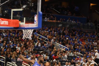 Orlando Magic 17 Ekim 2018 'de Orlando Florida' daki Amway Center 'da Miami Heat' i sunar..