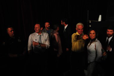 Şarkıcı Jon Bon Jovi, 5 Kasım 2016 'da St. Petersburg Florida' da Devlet Street Theater in Support of HIllary Clinton 'ın Başkan İhalesi' nde sahne alıyor.