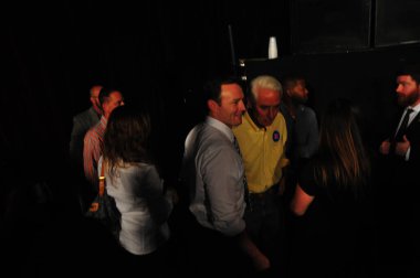 Şarkıcı Jon Bon Jovi, 5 Kasım 2016 'da St. Petersburg Florida' da Devlet Street Theater in Support of HIllary Clinton 'ın Başkan İhalesi' nde sahne alıyor.