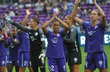 Orlando Pride 22 Nisan 2017 'de Orlando City Stadyumu' nda Washington Spirit 'e ev sahipliği yaptı..  