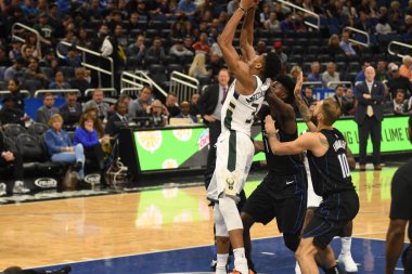 Orlando Magic, 19 Ocak 2019 Cumartesi günü Orlando Florida 'daki Amway Arena' da Milwaukee Doları 'na ev sahipliği yapıyor..