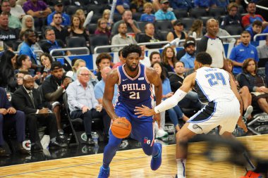 Orlando Magic 13 Ekim 2019 'da Florida, Orlando' daki Amway Center 'da Philadelphia 76ers' a ev sahipliği yaptı..