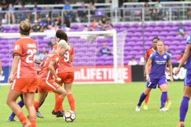 Orlando Pride, 22 Nisan 2018 'de Florida, Orlando' daki Exploria Stadyumu 'nda Houston Dash' e ev sahipliği yaptı.. 