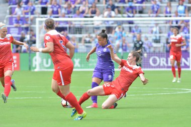 Orlando Pride 22 Nisan 2017 'de Orlando City Stadyumu' nda Washington Spirit 'e ev sahipliği yaptı..  