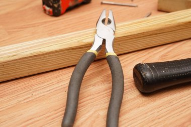 Plier, bir ev yenileme projesi için kullanılacak..