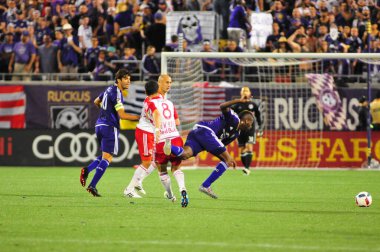 Orlando City SC, 6 Mayıs 2016 'da Orlando Florida' daki Dünya Kampı Stadyumu 'nda New York Red Bulls' a ev sahipliği yaptı..