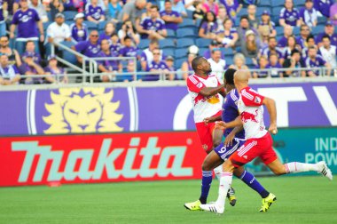 Orlando City SC, 6 Mayıs 2016 'da Orlando Florida' daki Dünya Kampı Stadyumu 'nda New York Red Bulls' a ev sahipliği yaptı.. 