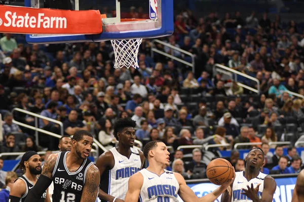 Orlando Magic, 19 Aralık 2018 tarihinde Orlando Florida 'daki Amway Center' da San Antonio Spurs 'a ev sahipliği yapmaktadır.. 