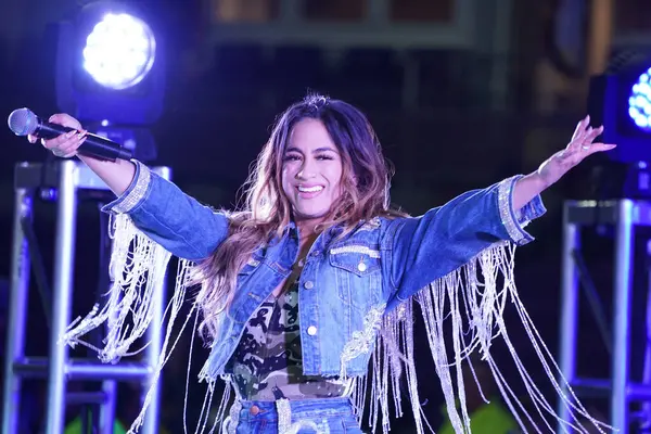 Τραγουδίστρια Ally Brooke Post Match Concert Παρουσιάζεται Από Την Pepsi — Φωτογραφία Αρχείου