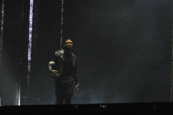 Singer Usher Apresenta Amway Center Orlando Florida Dezembro 2014 — Fotografia de Stock