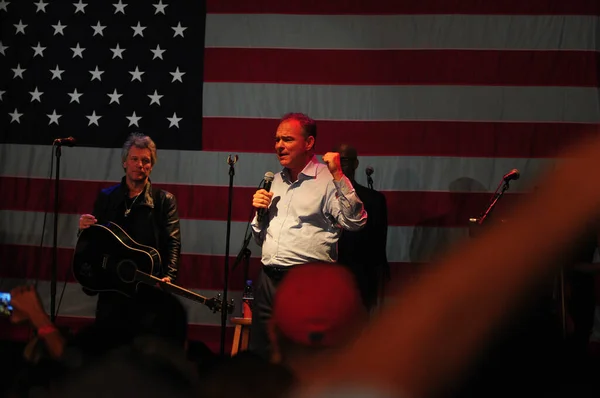 Cantante Jon Bon Jovi Actúa State Street Theater Apoyo Candidatura — Foto de Stock