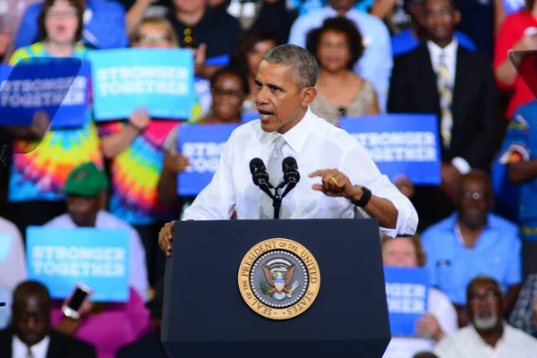 Presidente Barack Obama Organizó Mitin Campaña Para Candidata Presidencial Hillary —  Fotos de Stock