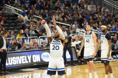 Orlando Magic 28 Şubat 2020 tarihinde Orlando Florida 'da Amway Center' da Minnesota Timberwolves 'a ev sahipliği yapar..  