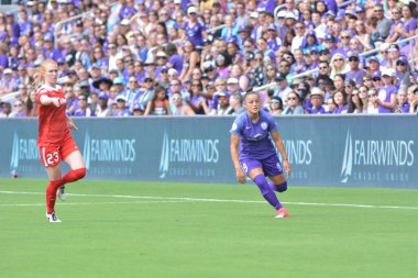 Orlando Pride 22 Nisan 2017 'de Orlando City Stadyumu' nda Washington Spirit 'e ev sahipliği yaptı..  