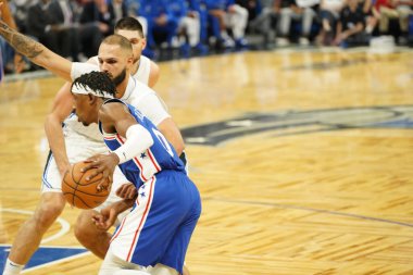 Orlando Magic 27 Aralık 2019 Cuma günü Orlando, Florida 'daki Amway Arena' da Philadelphia 76ers 'a ev sahipliği yapıyor..