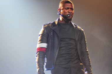 R & B Şarkıcısı Usher 12 Aralık 2014 'te Orlando Florida' daki Amway Center 'da sahne alacak..  