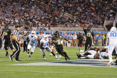 Kuzey Carolina 29 Aralık 2015 tarihinde Orlando Florida 'daki Kamp Dünya Stadyumu' nda oynanan Russell Atletizm Kupası 'nda Baylor ile karşılaşacak..