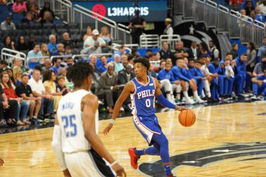 Orlando Magic 13 Ekim 2019 'da Florida, Orlando' daki Amway Center 'da Philadelphia 76ers' a ev sahipliği yaptı..