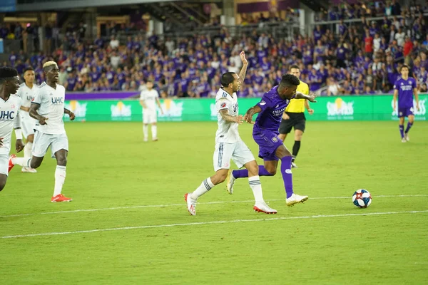 Orlando City SC, 19 Haziran 2019 Çarşamba günü Orlando 'daki Exploria Stadyumu' nda düzenlenen ABD Açık Kupası sırasında New England Devrimi 'ne ev sahipliği yaptı.