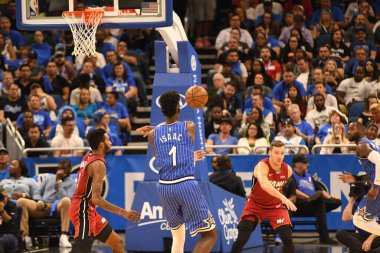 Orlando Magic 17 Ekim 2018 'de Orlando Florida' daki Amway Center 'da Miami Heat' i sunar..  
