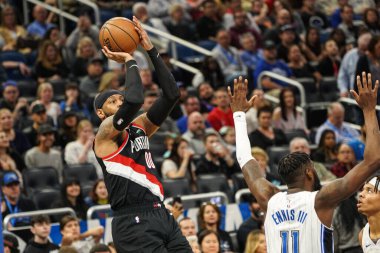 Portland Traillblazers oyuncusu Carmelo Anthony # 00, 2 Mart 2020 tarihinde Orlando Florida 'daki Amway Center' da oynanan maçta şut çekti..  