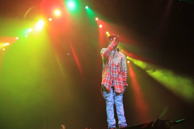 R & B Şarkıcısı Usher 12 Aralık 2014 'te Orlando Florida' daki Amway Center 'da sahne alacak..  