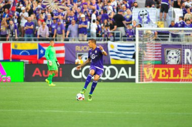 Orlando City SC, 6 Mayıs 2016 'da Orlando Florida' daki Dünya Kampı Stadyumu 'nda New York Red Bulls' a ev sahipliği yaptı..  