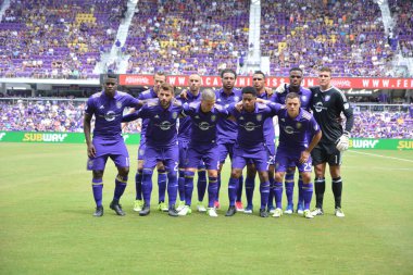Orlando City 15 Nisan 2017 'de Florida, Orlando' daki Citrus Bowl 'da Los Angeles Galaksisine ev sahipliği yaptı..  
