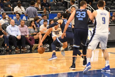 Orlando Magic 10 Ekim 2018 tarihinde Orlando Florda 'daki Amway Center' da Memphis Grizzilies 'e ev sahipliği yaptı..  