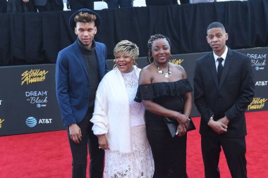 Kırmızı Halı Fotoğrafları 29 Mart 2019 Cumartesi günü Las Vegas 'taki Orleans Resort' ta düzenlenen 34. Yıldız Ödülleri sırasında çekildi.