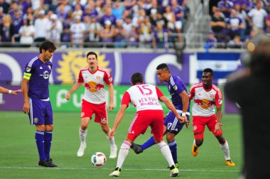 Orlando City SC, 6 Mayıs 2016 'da Orlando Florida' daki Dünya Kampı Stadyumu 'nda New York Red Bulls' a ev sahipliği yaptı.. 