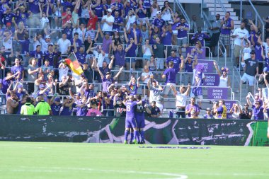 Orlando City 29 Nisan 2017 'de Orlando, Florida' daki Orlando City Stadyumu 'nda Colorado Rapids' e ev sahipliği yaptı.) 