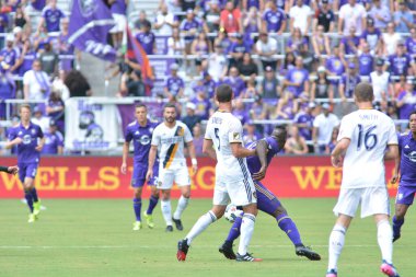 Orlando City 15 Nisan 2017 'de Florida, Orlando' daki Citrus Bowl 'da Los Angeles Galaksisine ev sahipliği yaptı.. 